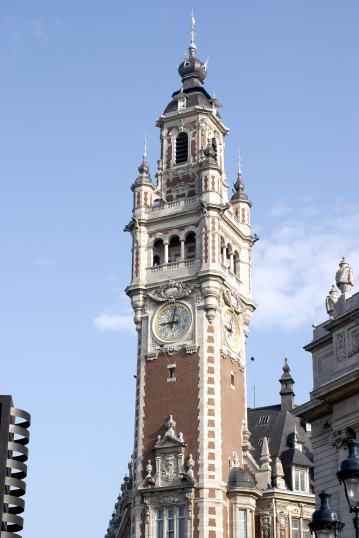 Lille Tour avec horloge.png